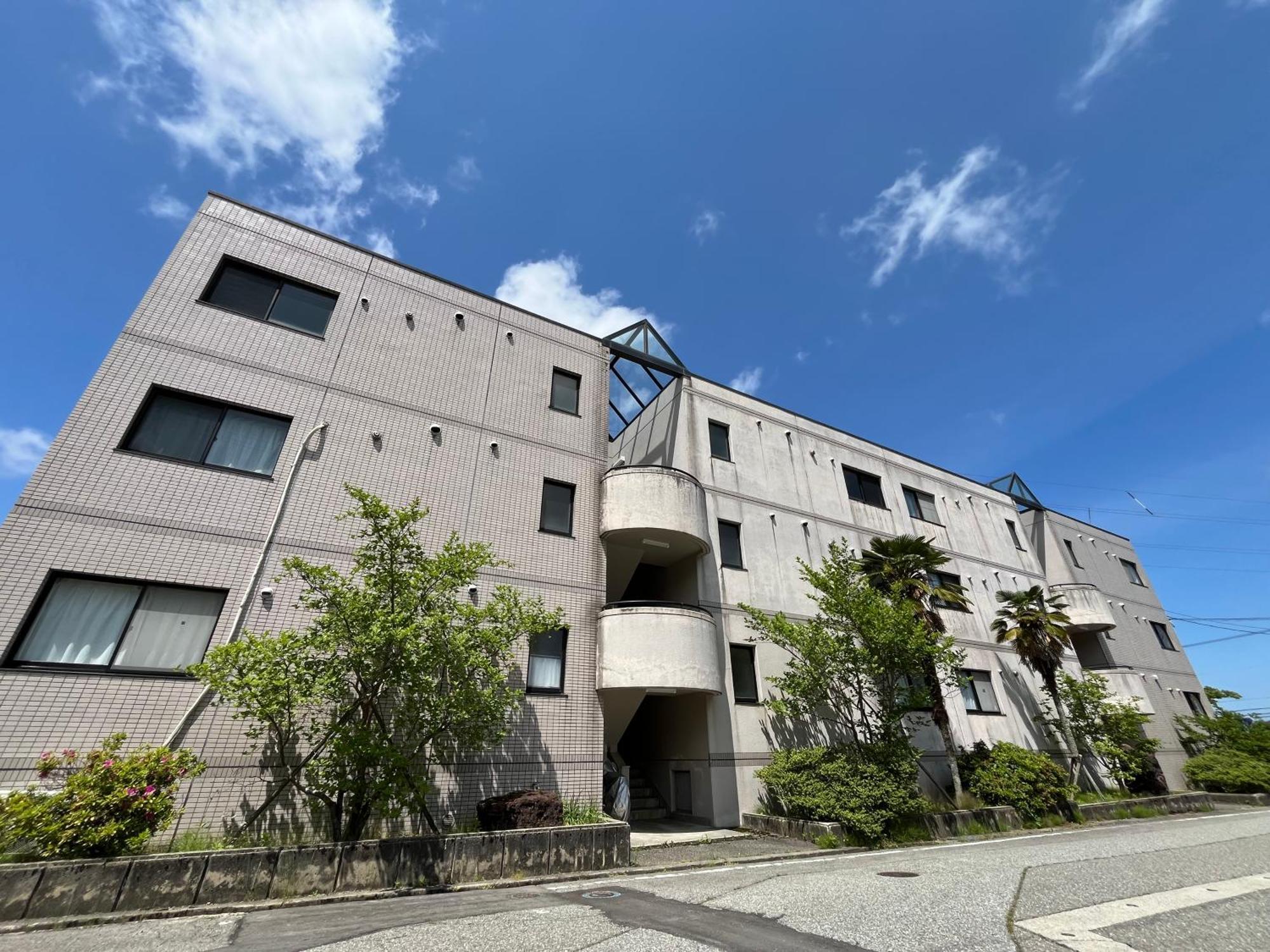 ロイヤル黒部 Appartement Kurobe Buitenkant foto